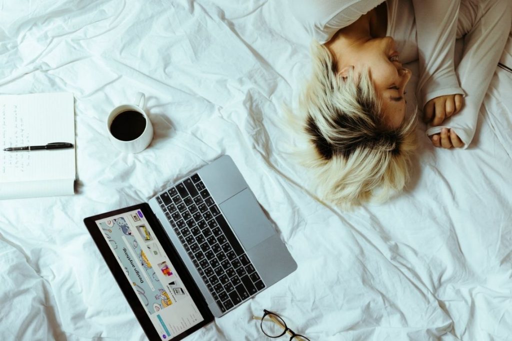 Você já sentiu que poderia estar mais avançado na vida, mas algo sempre te impede? Esse dilema entre ambição e procrastinação é mais comum do que parece.