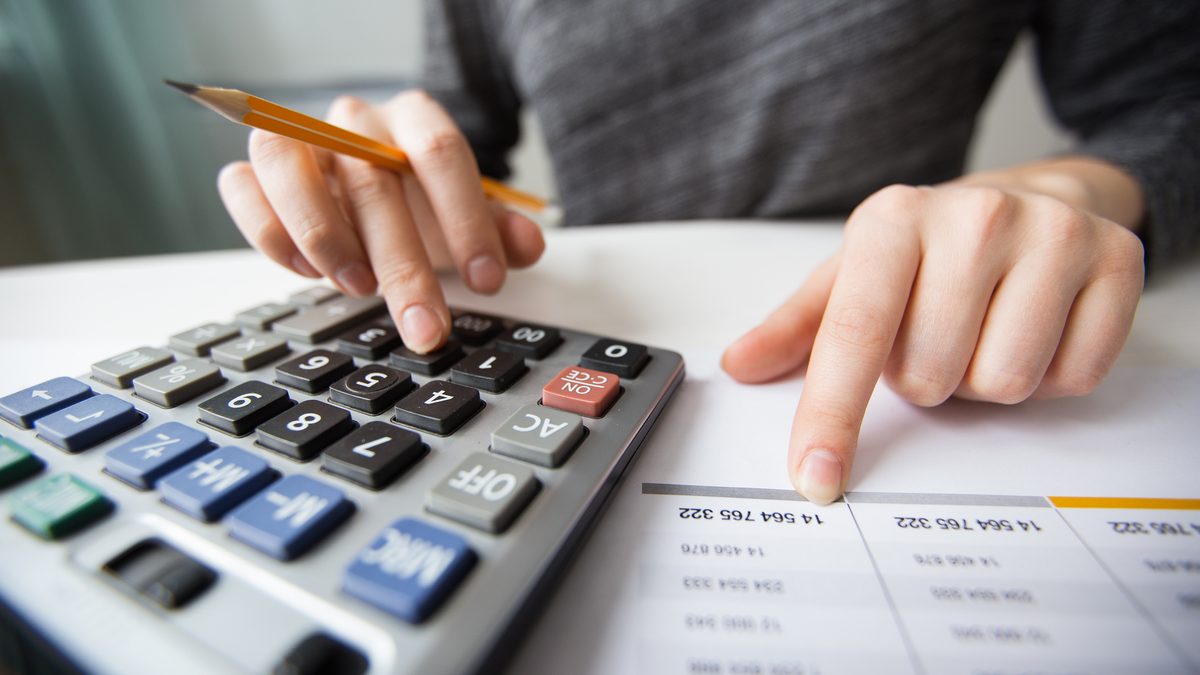 Apesar da queda da Selic, 80,4% das famílias brasileiras estão endividadas e batem recorde