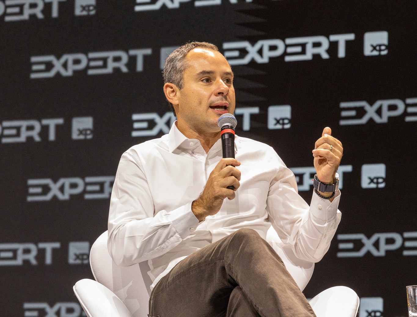 CEO da XP faz alerta a quem está viciado no CDI: por que estratégia pode custar caro?