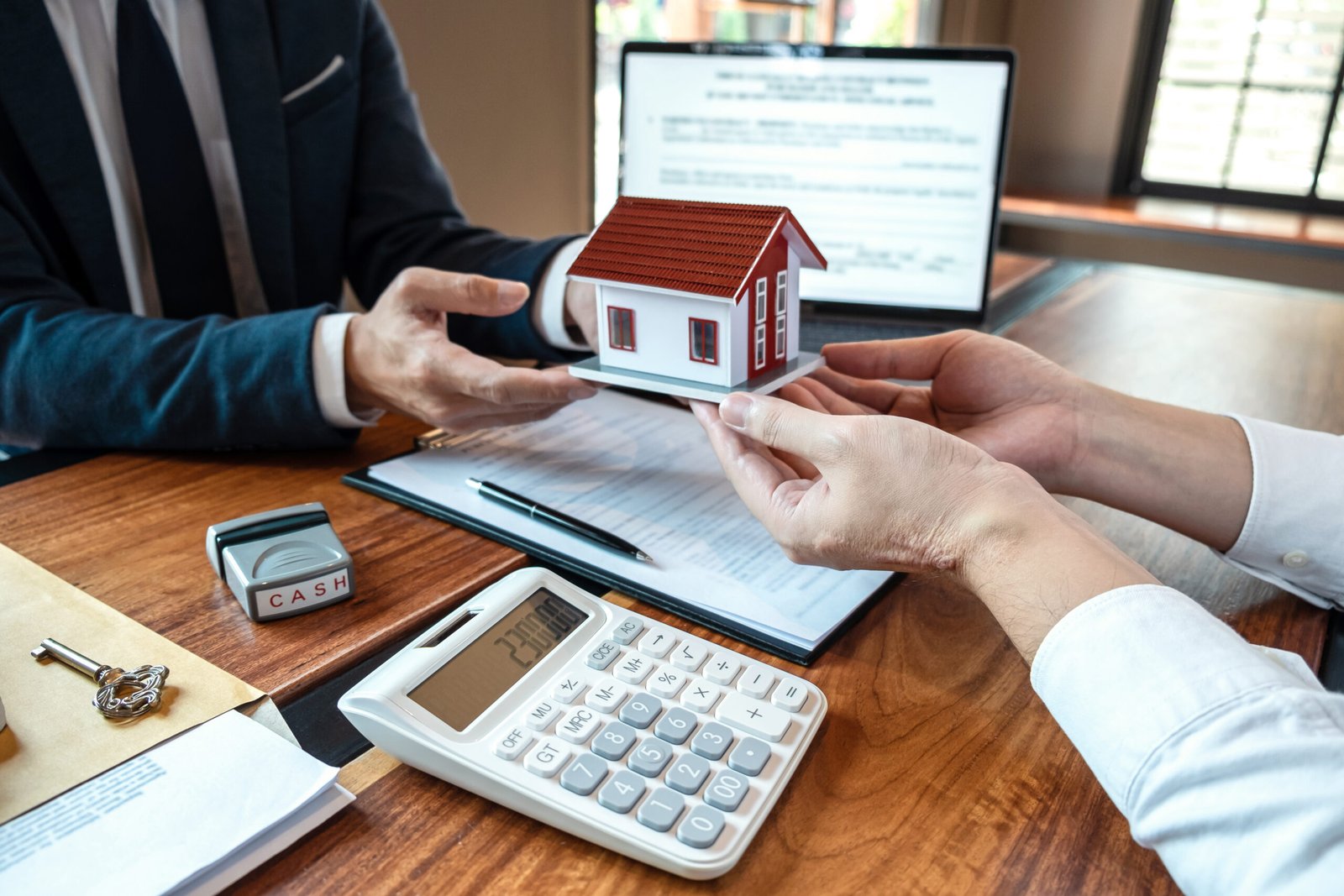 Atrasou o financiamento? Saiba o que o banco pode ou não fazer e como renegociar para não perder o imóvel