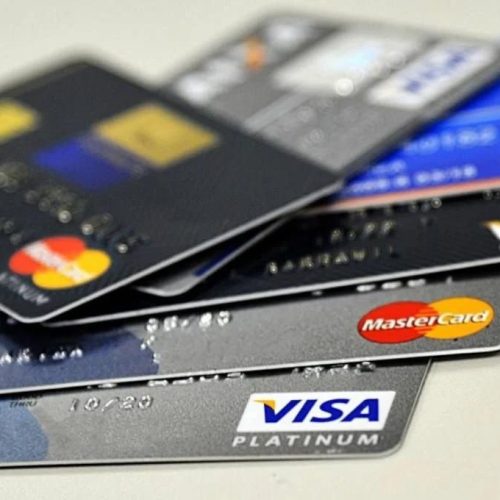 Como aumentar o limite do cartão de crédito? Veja estratégias práticas que os bancos valorizam