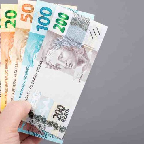 Motorista que devolveu PIX de R$ 131 milhões agora busca recompensa na Justiça pela sua honestidade