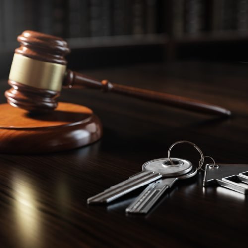 Leilões imobiliários abrem as portas do primeiro imóvel; veja as vantagens, os riscos e como dar o primeiro lance