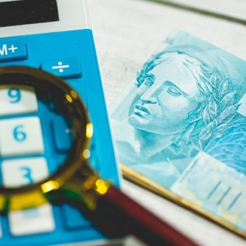 Nem quem guarda dinheiro está no controle: pesquisa da Serasa revela os 4 perfis financeiros dos brasileiros