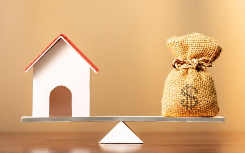 Financiamento imobiliário em tempos de juros altos: o que saber antes de assumir um casamento de décadas com o banco?