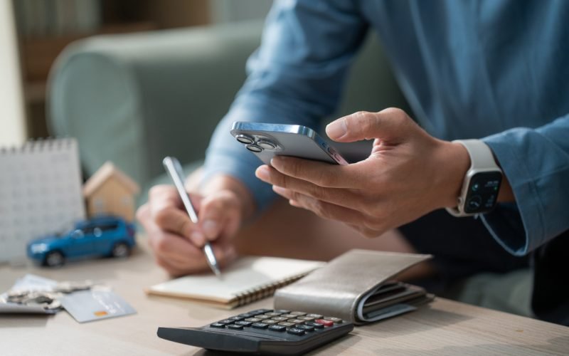 Quem planeja melhor o dinheiro? Contas em dia e investimentos não bastam — e líderes do ranking podem te surpreender
