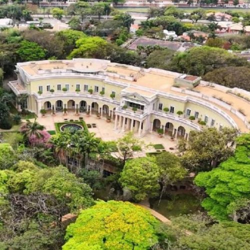 A maior mansão da cidade de São Paulo ultrapassa a Casa Branca em tamanho e paga quase R$ 1 milhão por ano em IPTU