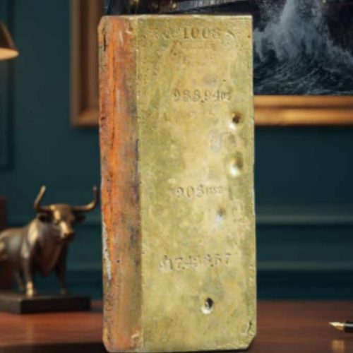 Após causar a primeira crise financeira dos EUA e passar 131 anos submersa, barra de ouro de quase 30kg será vendida em pedaços a quem tiver pouco mais de R$ 20 mil.