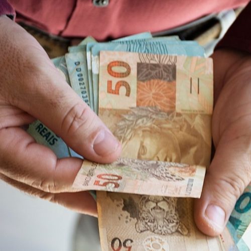 O que os estoicos ensinam sobre dinheiro, risco e decisões financeiras: 4 conceitos para aplicar nos seus investimentos